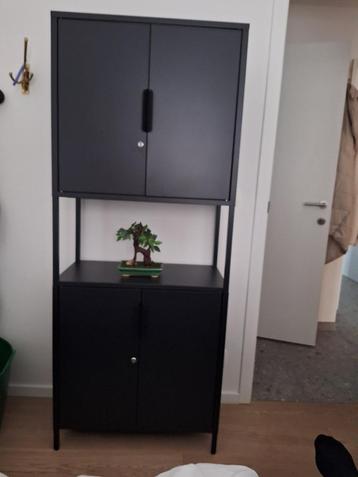 bureel,dressoir of archief kast in antraciet metaal beschikbaar voor biedingen