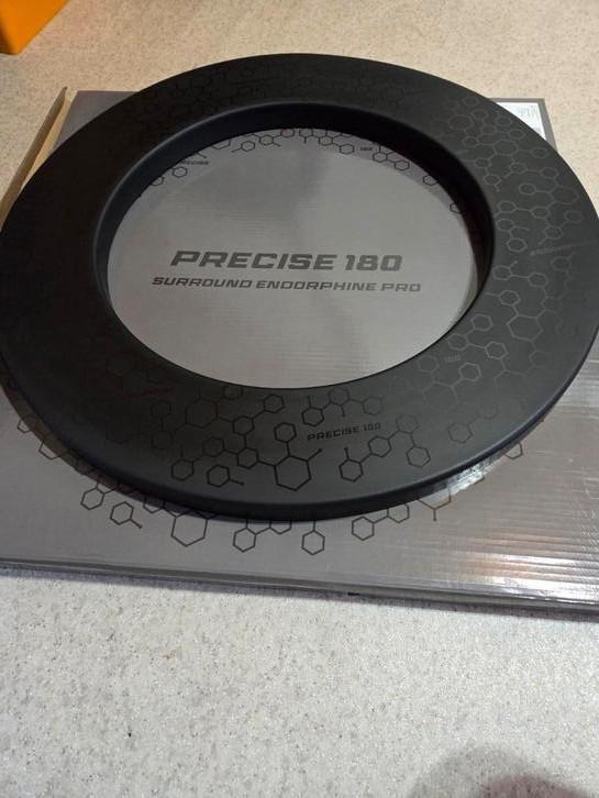 Precise180 Endorphine dartbord surround., Sport en Fitness, Darts, Nieuw, Dartbord, Ophalen