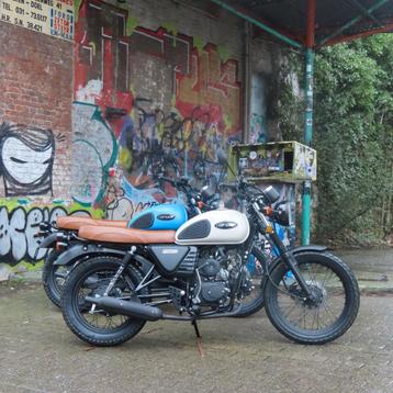 Nieuwe 50cc café racer 