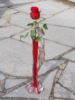 Joli vase une seule fleur (soliflor) vintage en verre rouge, Enlèvement ou Envoi