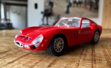 ferrari 250 gto 1:24 burago hotwheels matchbox corgi auto beschikbaar voor biedingen