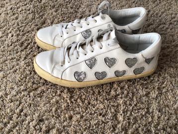 Witte sneaker Essentiel maat 39, Enlèvement ou Envoi, Sneakers et Baskets, Essentiel Antwerp, Porté