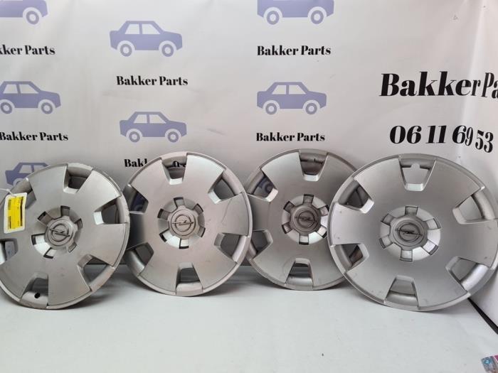 Wieldop set van een Opel Astra, Auto-onderdelen, Banden en Velgen, Personenwagen, Gebruikt, 3 maanden garantie