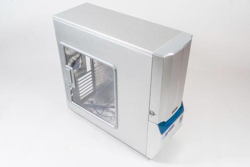 Originele GIGABYTE "Aurora 3" silver metal case., Computers en Software, Computerbehuizingen, Zo goed als nieuw, Ophalen of Verzenden