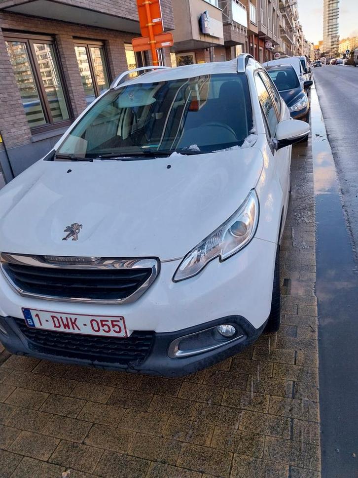 Auto Peugot 2008 kleur wit SUV, Auto's, Peugeot, Particulier, Centrale vergrendeling, Cruise Control, Benzine, Wit, Onderhoudsboekje