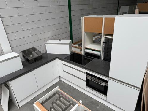 Prachtige Hoekkeuken Wit + Apparatuur + GEDEMOMTEERD, Huis en Inrichting, Keuken | Complete keukens, Hoekkeuken, Wit, Hout, Hoogglans of Gelakt