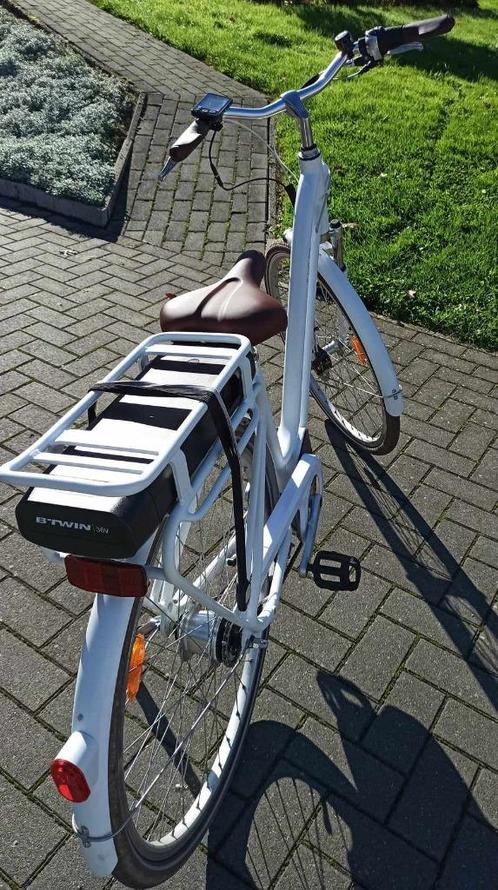 Elops 920E witte elektrische stadsfiets, Fietsen en Brommers, Fietsen | Dames | Damesfietsen, Zo goed als nieuw, Overige merken