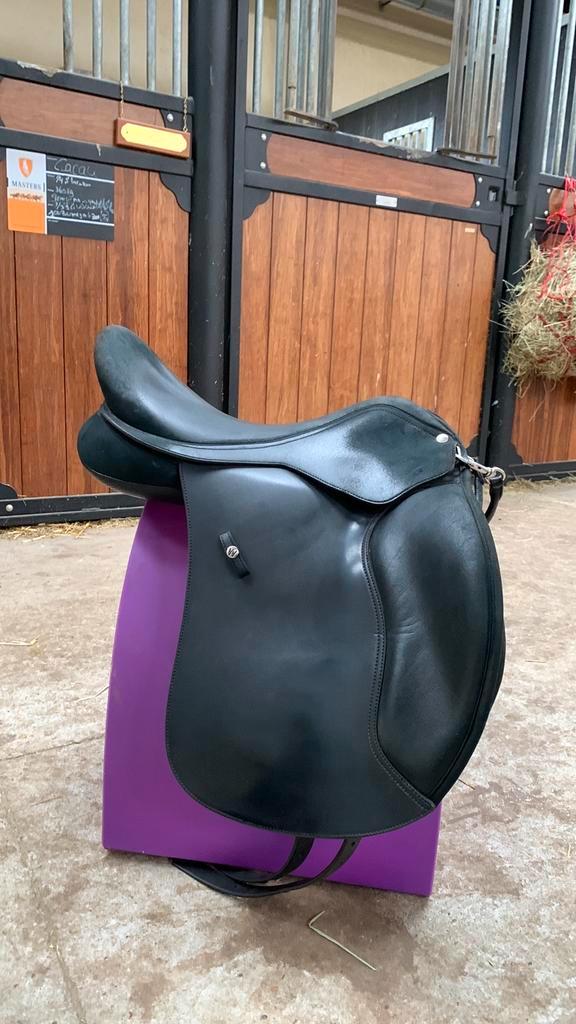Wintec wide hart 2000 vzh (suède zitting)   17,5 inch, Dieren en Toebehoren, Paarden en Pony's | Zadels, Gebruikt, Ophalen