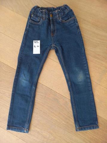 Unisex jeansbroek 8 jaar maat 128 beschikbaar voor biedingen
