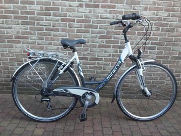 Dames-meisjesfiets in nieuwstaat.  beschikbaar voor biedingen