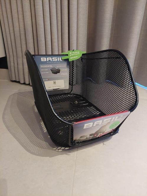 Basil Icon S 26 liter fietsmand voor achterop, Fietsen en Brommers, Fietsaccessoires | Fietsmanden, Nieuw, Fietsmand, Ophalen of Verzenden