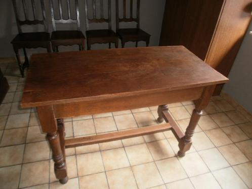 Stevig tafeltje met 4 stoelen in perfecte staat! Prijs  75 e, Huis en Inrichting, Stoelen, Gebruikt, Vier, Hout, Bruin, Ophalen