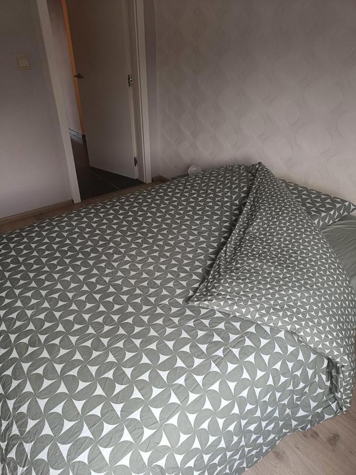 Matras 140 x 200 + onderstel, Huis en Inrichting, Slaapkamer | Bedden, Ophalen