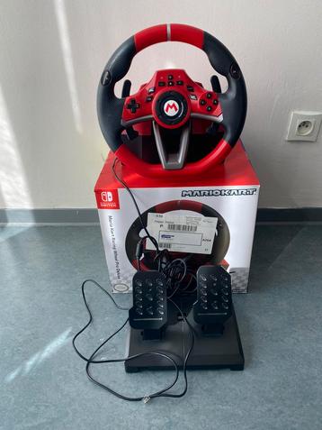 Hori Mario Kart Deluxe Racing Wheel Pro beschikbaar voor biedingen