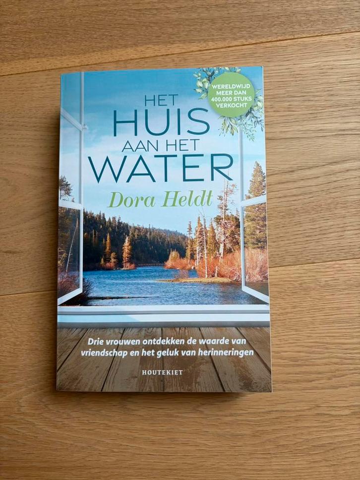 Het huis aan het water van Dora Heldt, Boeken, Romans, Zo goed als nieuw, Ophalen of Verzenden