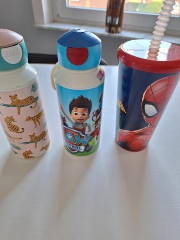 drinkflessen kinderen beschikbaar voor biedingen
