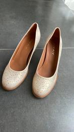 Beige pumps Jhay, Kleding | Dames, Schoenen, Ophalen of Verzenden, Zo goed als nieuw, Beige, Pumps