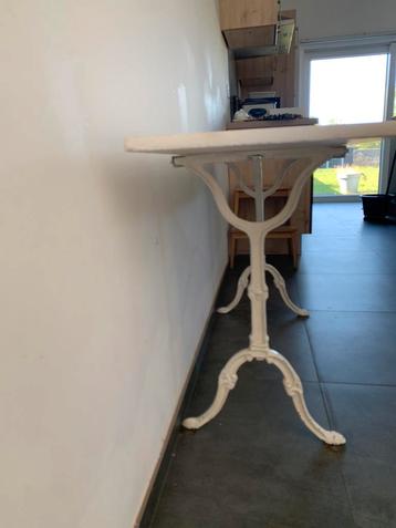 Console en fonte et plaque de marbre, Enlèvement, Utilisé