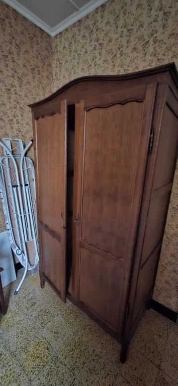 Kleerkast  beschikbaar voor biedingen