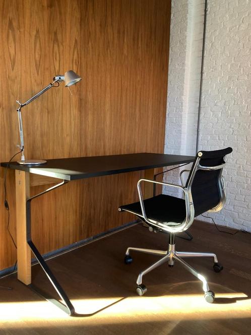 Artek Kaari Bureau, Huis en Inrichting, Bureaus, Zo goed als nieuw, Bureau, Ophalen