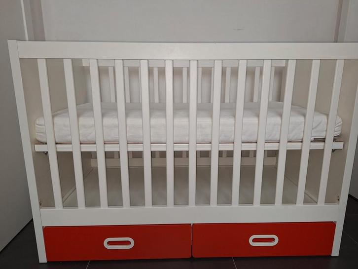 Meegroeibed Ikea Stuva + matras + aerosleep + lakensets, Kinderen en Baby's, Kinderkamer | Complete kinderkamers, Zo goed als nieuw