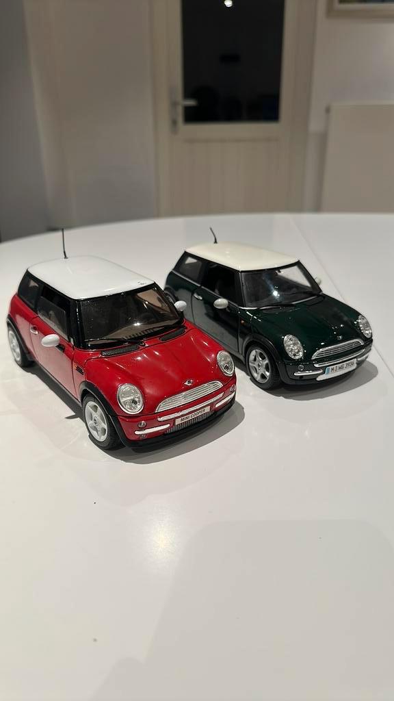MINI COOPER 1/18 Lot de 2 pieces ., Hobby & Loisirs créatifs, Voitures miniatures | 1:18, Comme neuf, Voiture, Maisto, Enlèvement ou Envoi