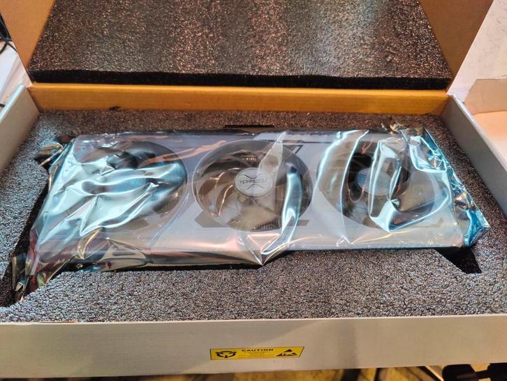 RX 9070 XT Asrock Steel Legend, Computers en Software, Videokaarten, Zo goed als nieuw, AMD, PCI, GDDR6, Ophalen of Verzenden