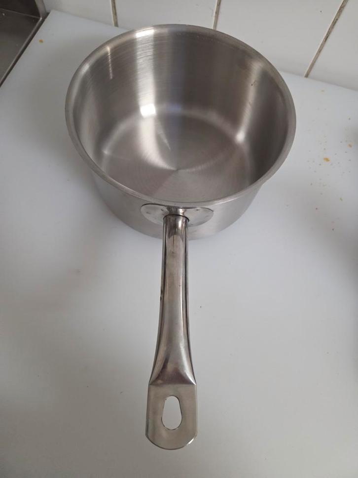 2 nieuwe inox sauspannen Ø18 & Ø20 – horeca, Huis en Inrichting, Keuken | Potten en Pannen, Nieuw, Pannenset, Inox, Ophalen