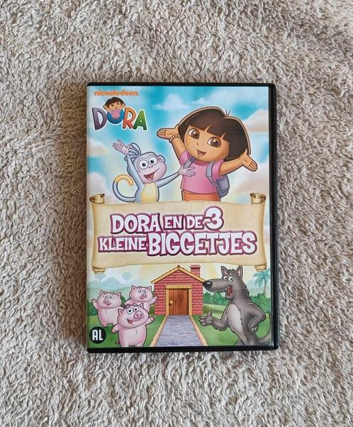 DVD - Dora - Dora en de 3 kleine biggetjes - Nickelodeon -€5, Cd's en Dvd's, Dvd's | Kinderen en Jeugd, Gebruikt, Tv fictie, Avontuur