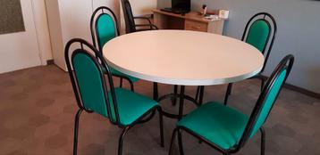 Witte ronde tafel 150 cm beschikbaar voor biedingen