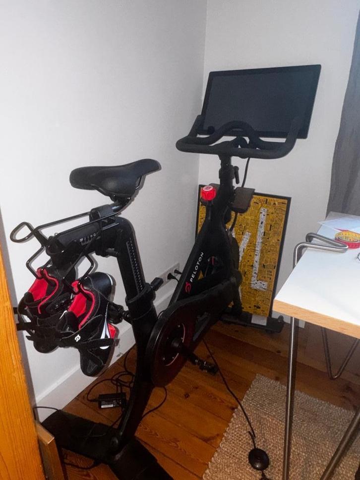 Peloton Bike – hometrainer (dec 2021), uitstekende staat, Sport en Fitness, Overige Sport en Fitness, Gebruikt, Ophalen