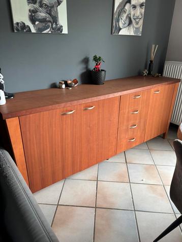 Dressoir beschikbaar voor biedingen
