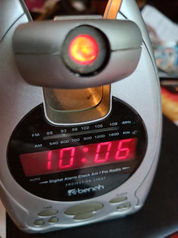 Wekkerradio fm am PROJECTOR hour BENCH KH 2212 220 Volt  beschikbaar voor biedingen