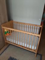 houten kinderbed met matras,in hoogte verstelbaar., Ophalen, Gebruikt, 140 tot 160 cm, Matras