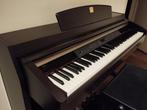 Piano Yamaha Clavinova CLP 240, Comme neuf, Enlèvement, Piano, Digital