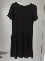 Robe noire longueur moyenne en bon état, Noir, Taille 38/40 (M), Porté, Enlèvement ou Envoi