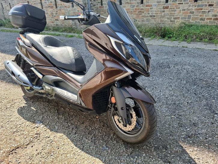 vend scooter kymco downtown 350i abs, Motos, Motos | Honda, Particulier, Scooter, 12 à 35 kW, 1 cylindre, ABS, Éclairage LED, Enlèvement