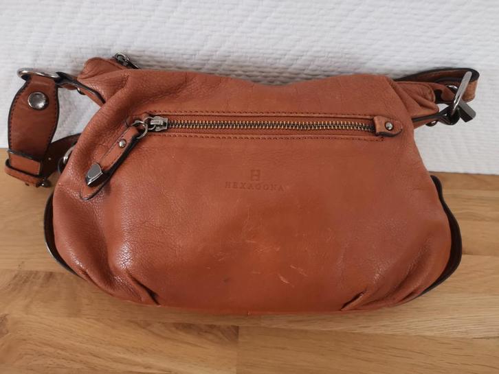 Hexagona : cognac kleurige, lederen handtas, Handtassen en Accessoires, Tassen | Damestassen, Zo goed als nieuw, Handtas, Bruin