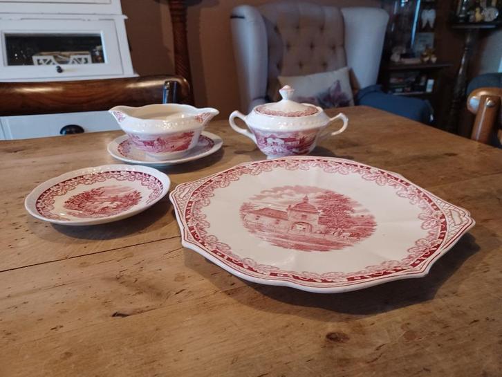 Societe ceramique maastricht boerenhoeve rood serviesdelen v, Antiek en Kunst, Antiek | Servies los, Ophalen of Verzenden