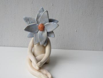 Vintage keramiek beeldje bloemendame Carolyn Clayton beschikbaar voor biedingen