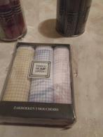 nieuw cadeau doosje met 3 zakdoekjes assortie, Ophalen of Verzenden, Nieuw