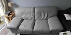 Tweezit, lichtgrijs leder, gebruikssporen, Huis en Inrichting, Ophalen, Gebruikt, Modern, Leer