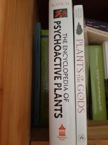 Boeken plantmedicijnen beschikbaar voor biedingen