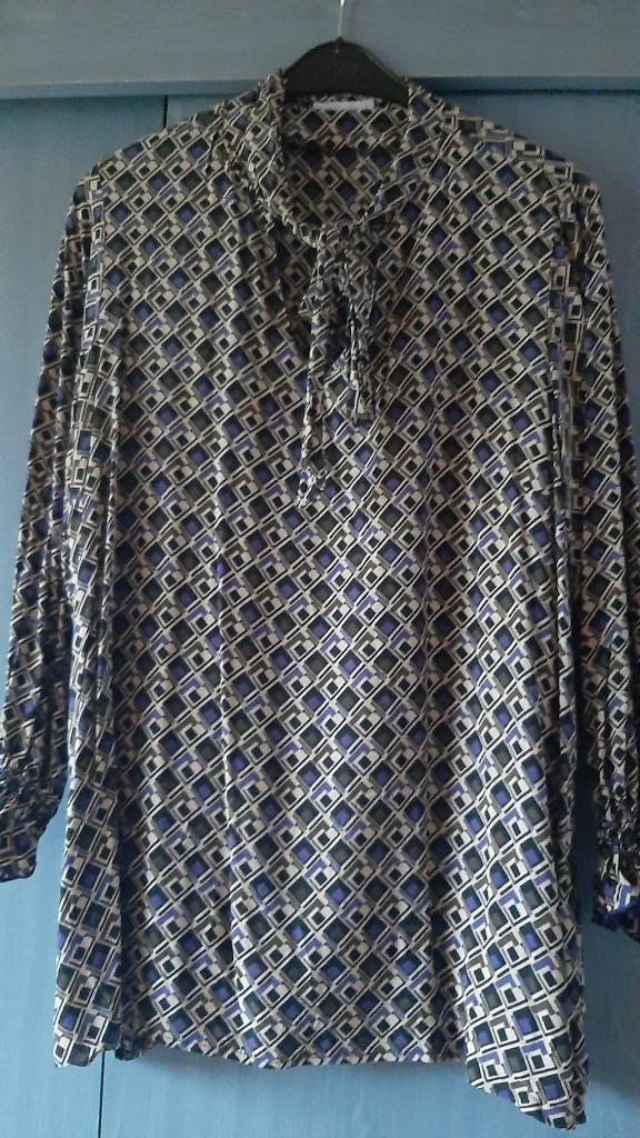 Blouse Paprika : taille 4, Vêtements | Femmes, Grandes tailles, Comme neuf, Chemisier ou Tunique, Enlèvement ou Envoi