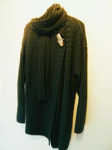 Sarah Pacini vest met sjaal als nieuw beschikbaar voor biedingen