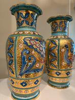 Paar Lorenzo Savelli mozaïek vazen met pauw motief, Antiek en Kunst, Antiek | Vazen, Ophalen of Verzenden