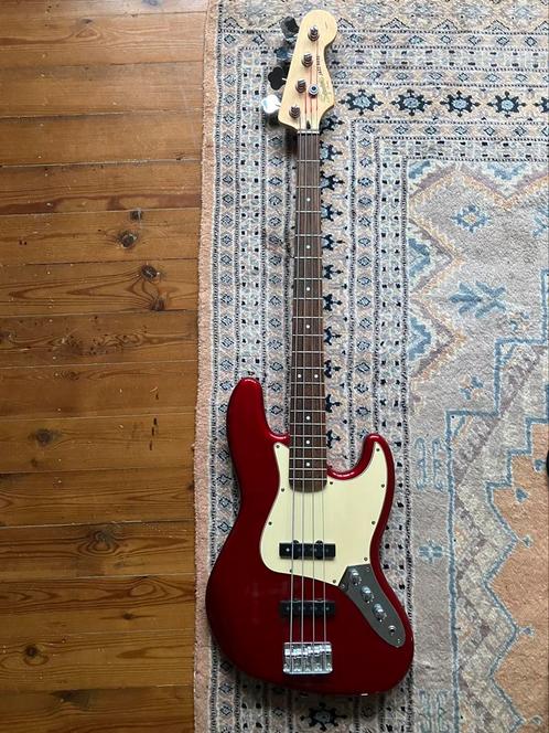 Squier Jazzbass Standard, Muziek en Instrumenten, Snaarinstrumenten | Gitaren | Bas, Gebruikt, Ophalen