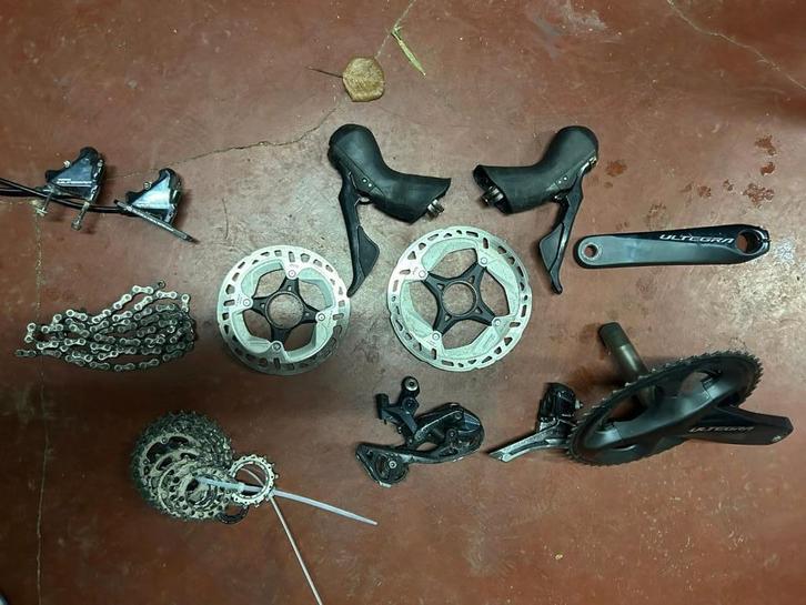 Ultegra 11 speed groepset r8020 (bottom bracket inbegrepen), Fietsen en Brommers, Fietsonderdelen, Zo goed als nieuw, Racefiets
