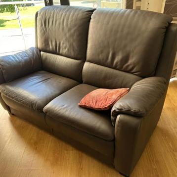 zetel + relax + poef beschikbaar voor biedingen