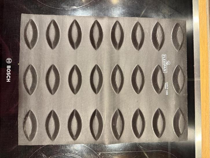 Flexipan vorm 24 bakjes 40 x 30 cm, Huis en Inrichting, Keuken | Keukenbenodigdheden, Zo goed als nieuw, Ophalen of Verzenden